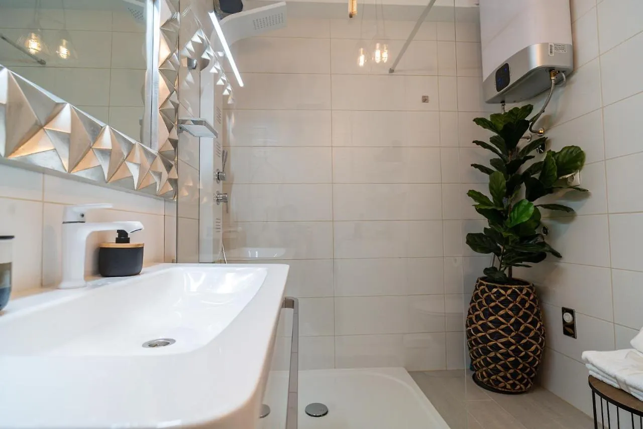 Apartment Daria Vinjerac