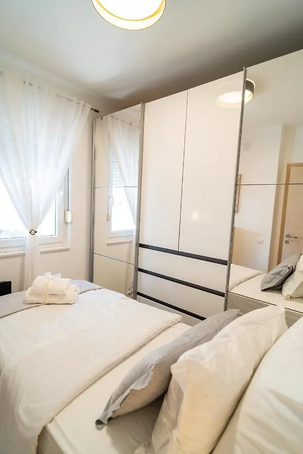 Apartment Daria Vinjerac